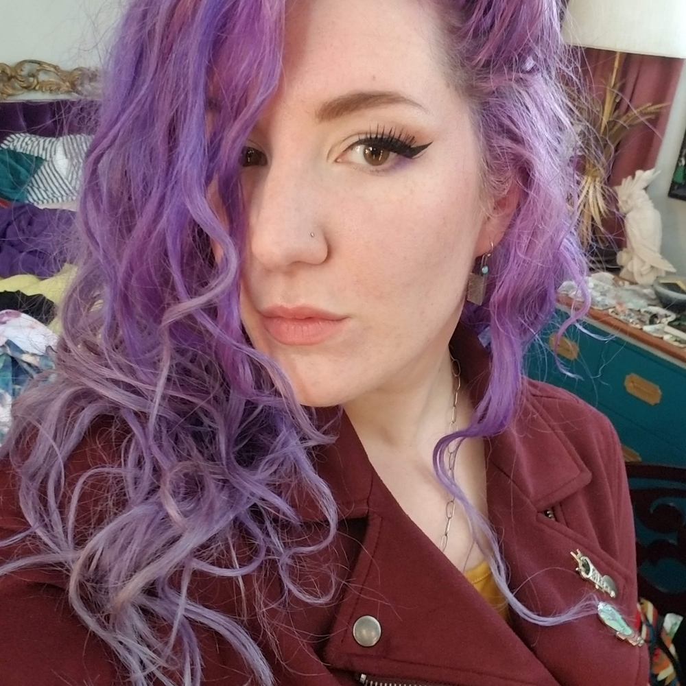 Meet your Posher, Emi